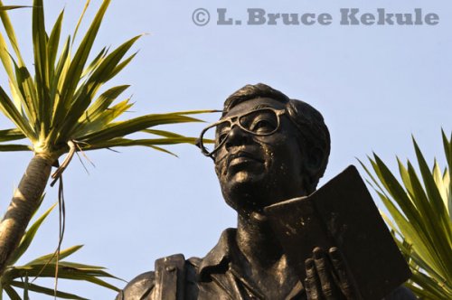 Seub Nakhasathien monument